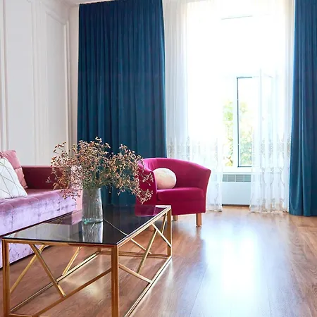 Appartamento Elegant Lux In Square Mukačevo